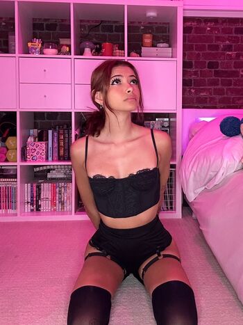 Kiana_akers