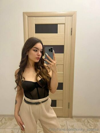 kinky_sophia