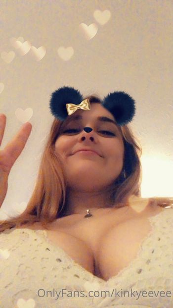 kinkyeevee