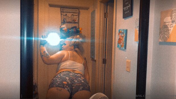 Kinkykinzie2