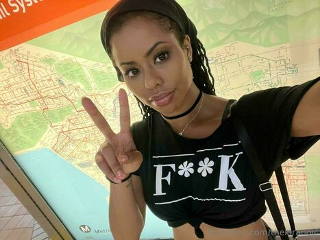 Kira Noir
