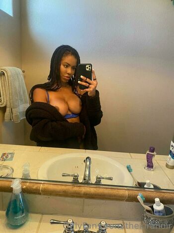 Kira Noir