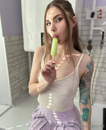 kylienextdoor69