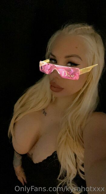 kyrahotxxx