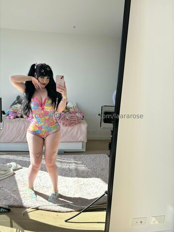 laararose