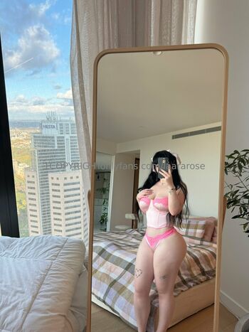 laararose