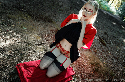 laceandleashes