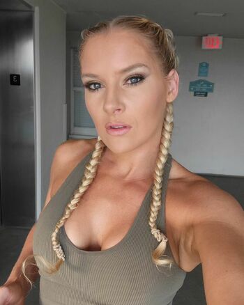 Lacey Evans