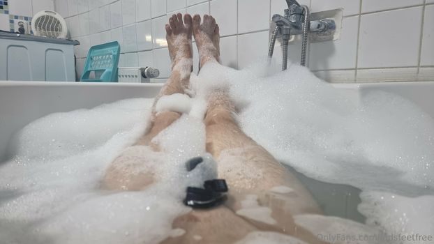 ladsfeetfree