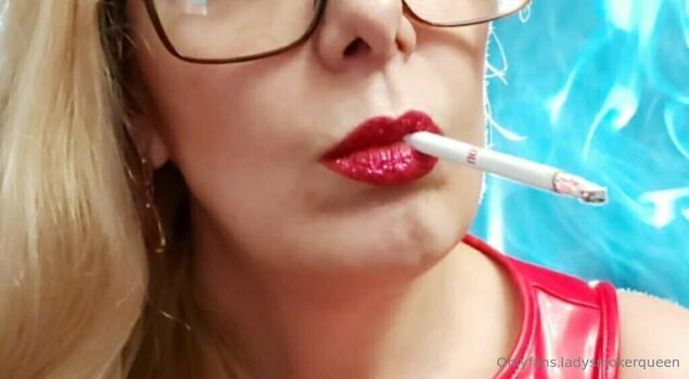 lady.smoker.queen