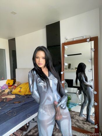 ladyboyqueen1