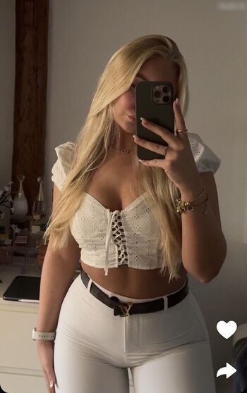 Lara-Charlotte