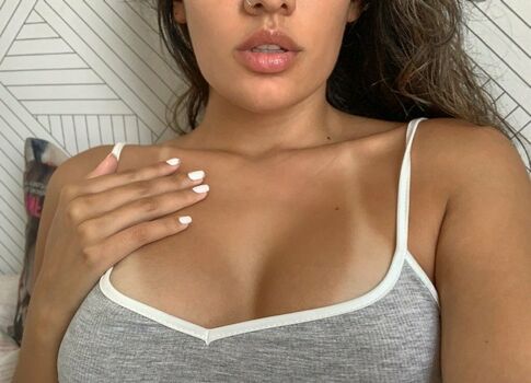 Lara Queiroz