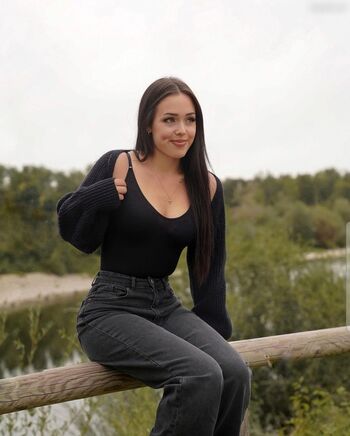 Lara.stxx