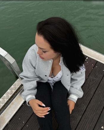 Lara.stxx