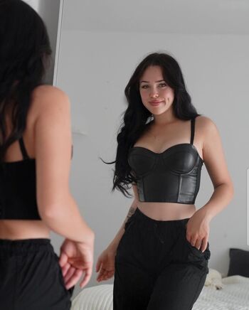 Lara.stxx
