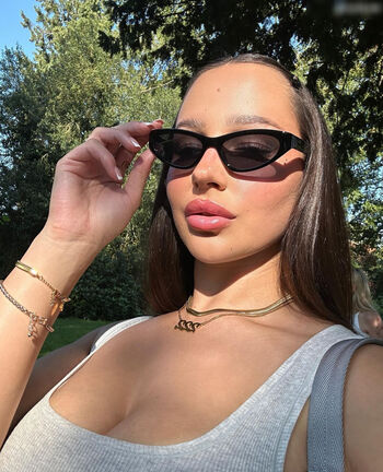 Lara_tepper