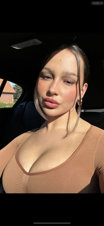 Lara_tepper