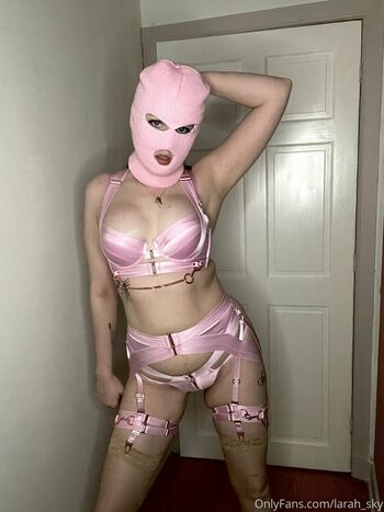 larah_sky