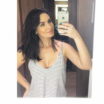 Larissa Erthal