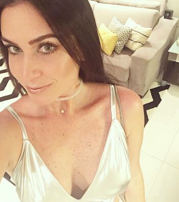 Larissa Erthal
