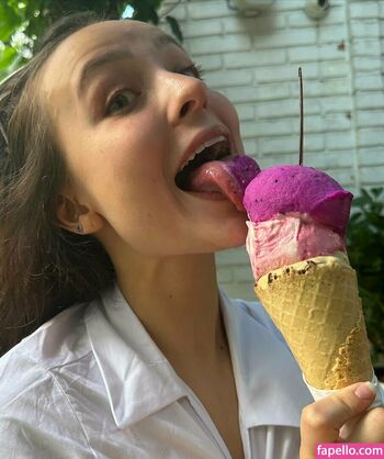 Larissa Manoela