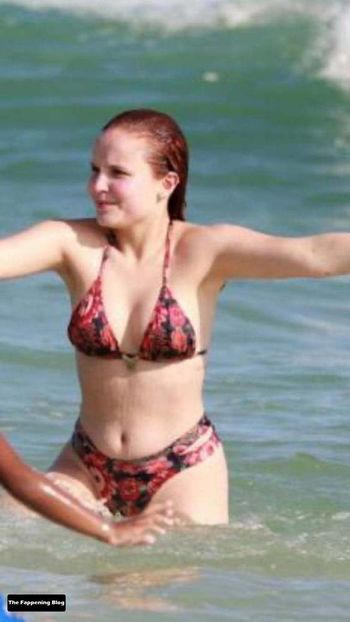 Larissa Manoela