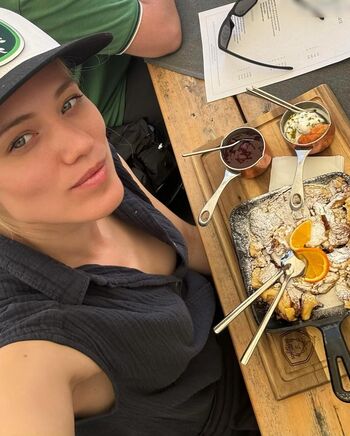 Larissa Marolt