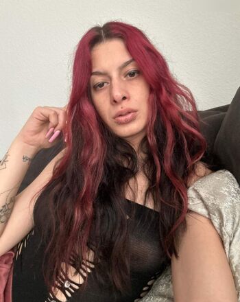 Larissa-TS