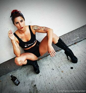 larraphoenix