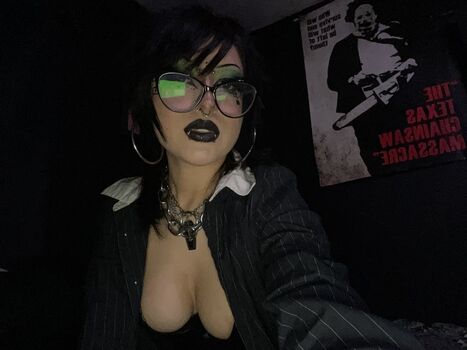 lasaddgirl_