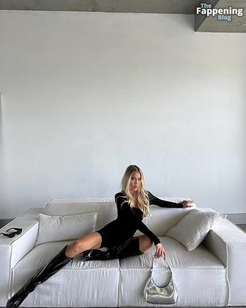 Laura Amy