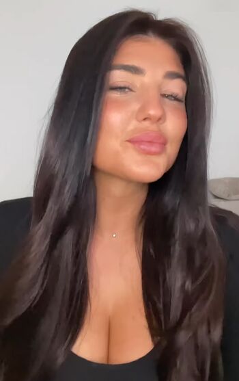 Laura Mania
