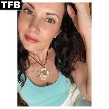 Laura Mennell