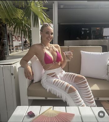laura__pkr