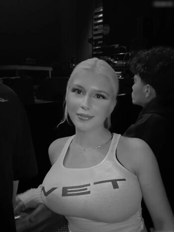 Laura.z57