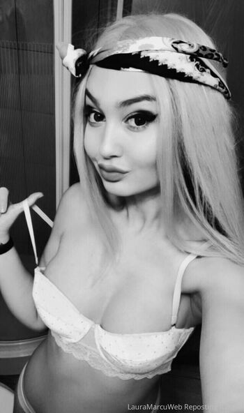 lauramarcuweb_free