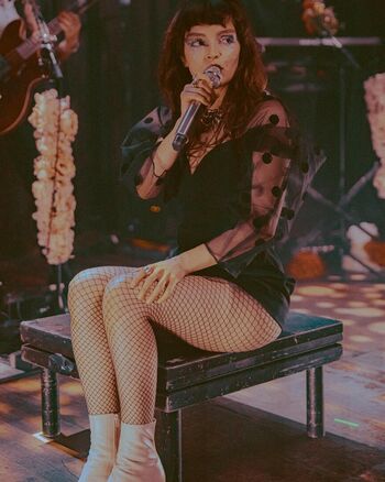 Lauren Mayberry