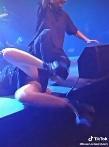 Lauren Mayberry