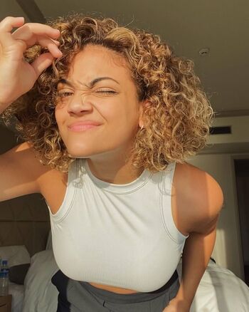 Laurie Hernandez