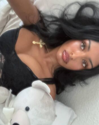 leahhalton_
