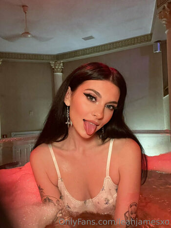 leahjamesxo