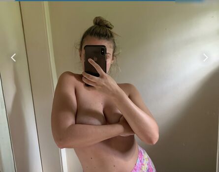 leasophie_official98