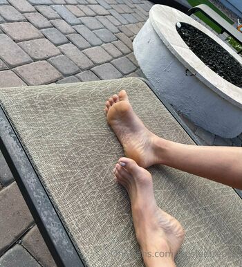 legsfeetrepeat