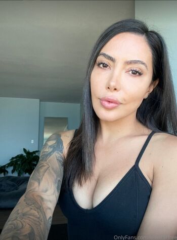 Lela Star
