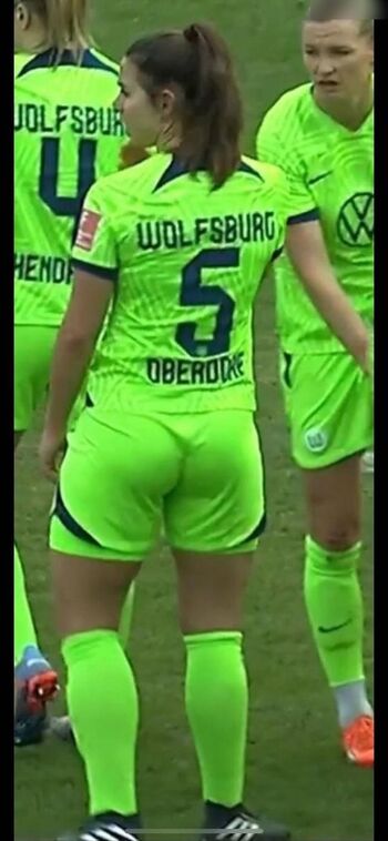Lena Oberdorf