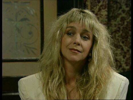 Leslie Ash