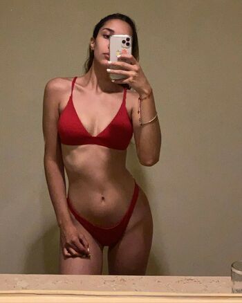 Leslie Carolina