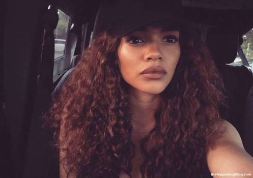 Leslie Grace