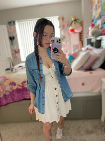 Lewdkittenxo
